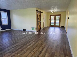 1040 Stuart St NW in Massillon, OH - Building Photo - Building Photo