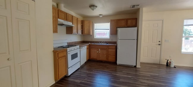 1463 Gleason Rd in Sutherlin, OR - Building Photo - Building Photo