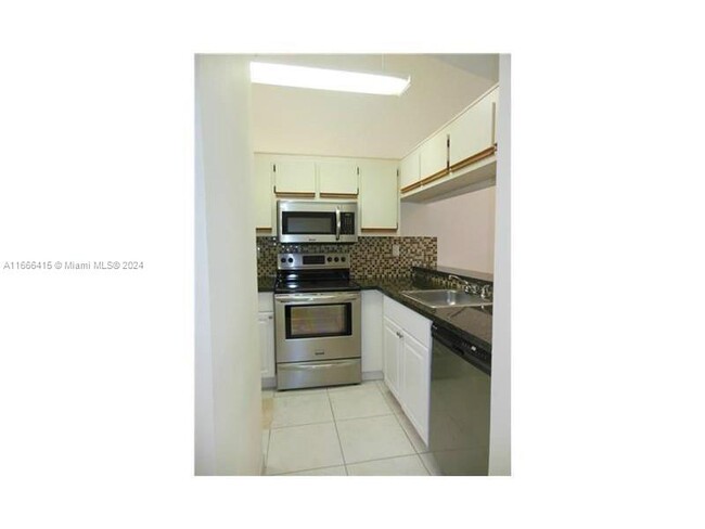 9061 SW 141st Pl in Miami, FL - Building Photo - Building Photo