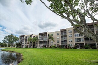 9311 Orange Grove Dr, Unit 114 in Davie, FL - Building Photo - Building Photo