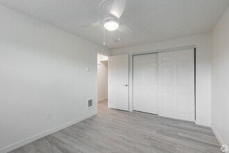 Images Garden View Apartments in Vancouver, WA - Foto de edificio - Building Photo