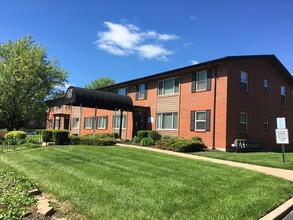Brownstone Apartments in Overland Park, KS - Foto de edificio - Building Photo