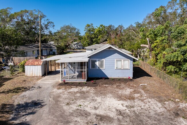 1430 16th St W in Bradenton, FL - Foto de edificio - Building Photo