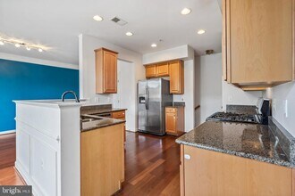 13600 Salk St in Herndon, VA - Building Photo - Building Photo
