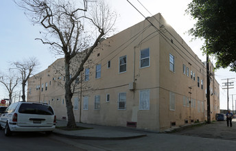 7501 S Central Ave in Los Angeles, CA - Building Photo - Building Photo