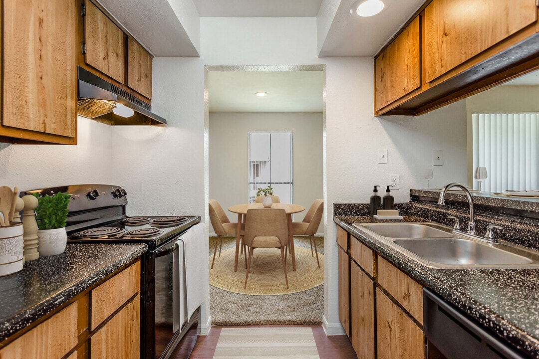 Cinnamon Ridge in Pasadena, TX - Building Photo