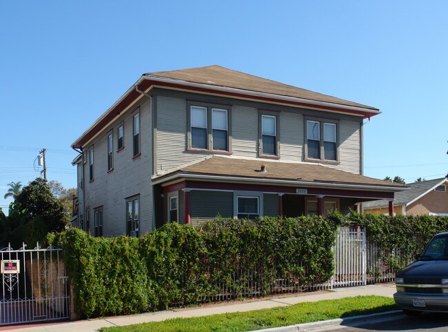 2026 Kearney Ave in San Diego, CA - Foto de edificio - Building Photo