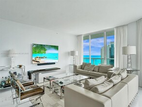 16400 Collins Ave in Sunny Isles Beach, FL - Building Photo - Building Photo