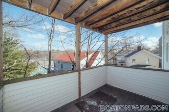 10 Duffley Ct, Unit 2 in Brookline, MA - Building Photo - Building Photo