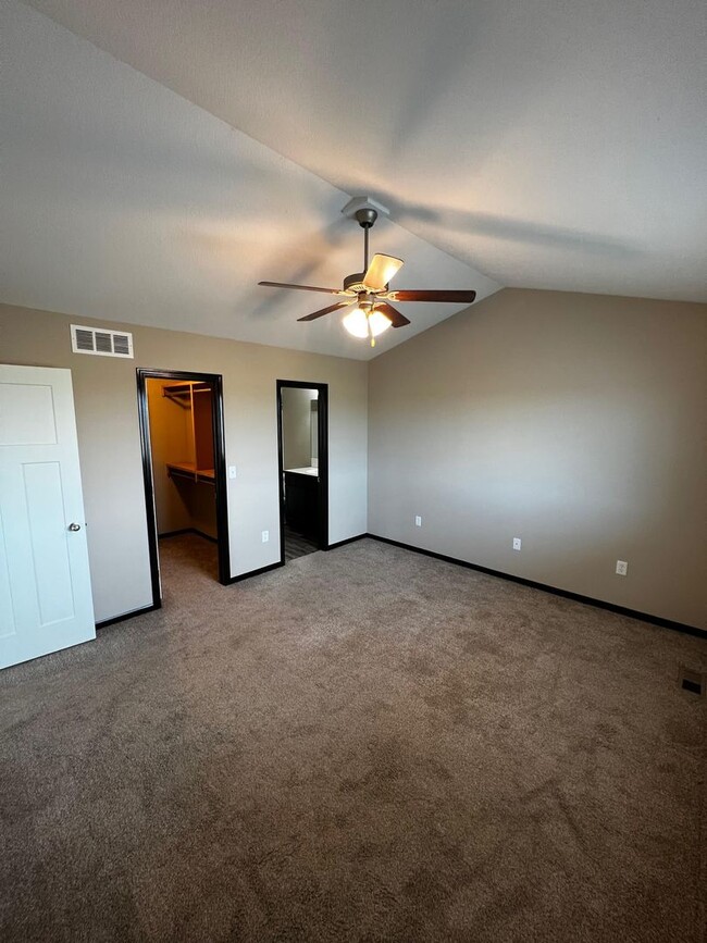 2115 E Mdw Hl St-Unit -2115 in Park City, KS - Building Photo - Building Photo