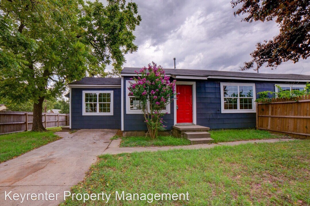 1633 E 10th St in Tulsa, OK - Building Photo