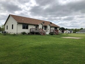 1107 Hansen St in Tomah, WI - Foto de edificio - Building Photo