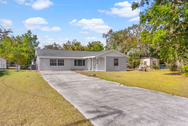 815 N Hendry Ave in Fort Meade, FL - Foto de edificio - Building Photo