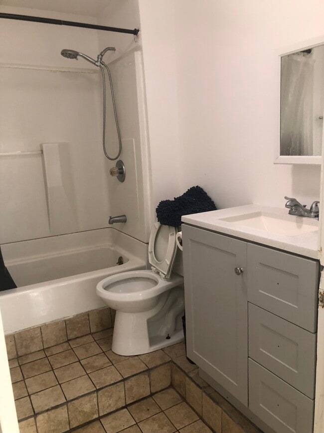 14545 Margate St, Unit 1 in Van Nuys, CA - Building Photo - Building Photo