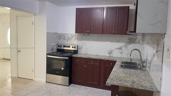 301 N 67th Ave in Hollywood, FL - Building Photo - Building Photo