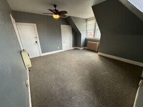 3859 Brownsville Rd, Unit 3 in Pittsburgh, PA - Foto de edificio - Building Photo