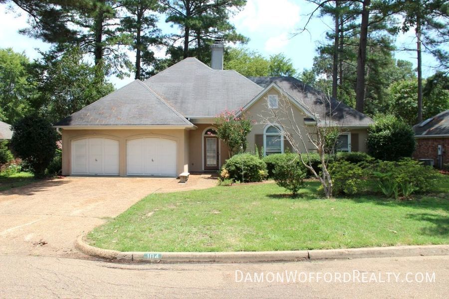 104 Ridgecrest Dr in Ridgeland, MS - Building Photo