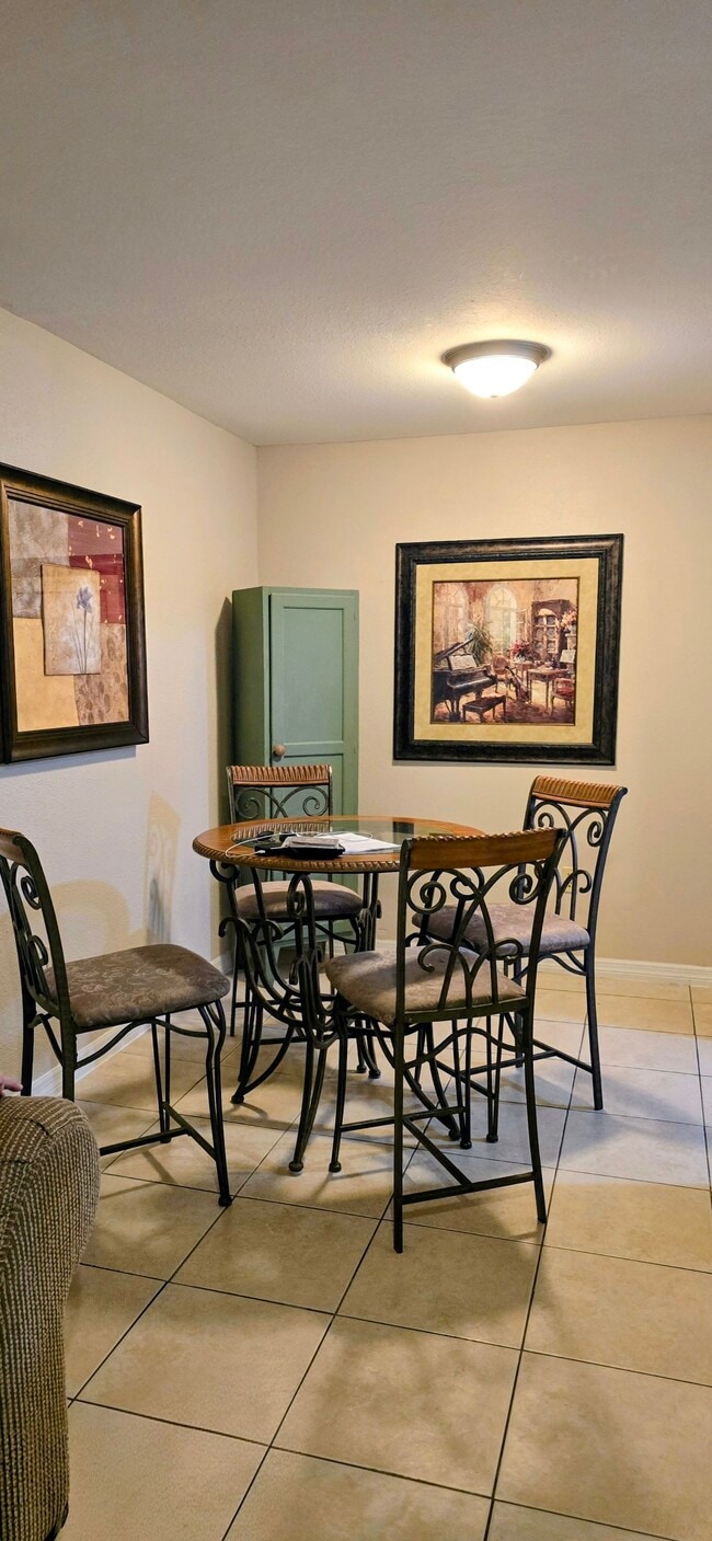 3034 Parkway Blvd, Unit 208 in Kissimmee, FL - Building Photo - Building Photo