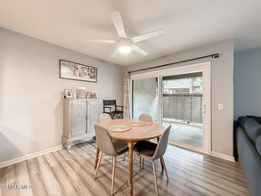 1346 E Hillcrest Dr in Thousand Oaks, CA - Building Photo - Building Photo