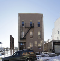 212 Kent St in Brooklyn, NY - Foto de edificio - Building Photo