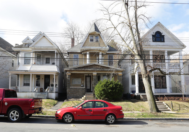 860 Union St in Schenectady, NY - Building Photo - Building Photo