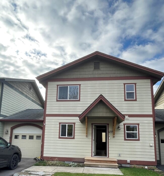 property at 697 Waverly Pl