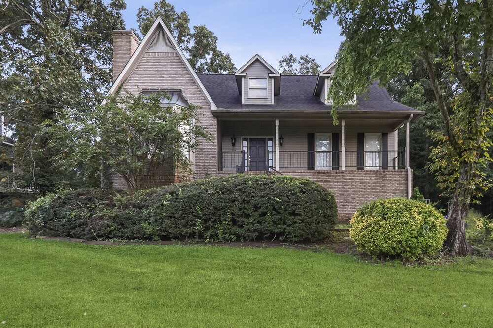 704 Southdale Cir in Hoover, AL - Building Photo