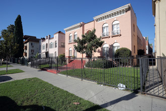 211 S Berendo St in Los Angeles, CA - Building Photo - Building Photo