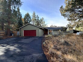 20915 SE King Hezekiah Way in Bend, OR - Building Photo