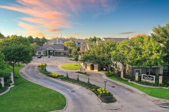 The Fuse at Park Row in Houston, TX - Building Photo - Building Photo