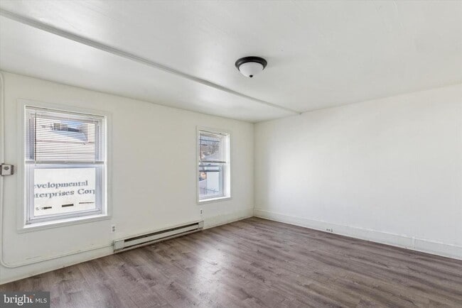 326 E Airy St in Norristown, PA - Building Photo - Building Photo