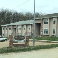 Warsaw Fairview Apartments in Warsaw, MO - Building Photo