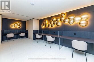 30 Upper Mall Wy in Vaughan, ON - Building Photo - Building Photo