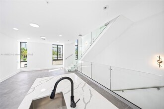 526 SW 2nd St in Miami, FL - Building Photo - Building Photo
