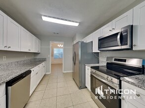 360 Valley View Dr in Fairburn, GA - Building Photo - Building Photo