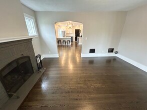 1205 Court St, Unit 1205 in Syracuse, NY - Foto de edificio - Building Photo