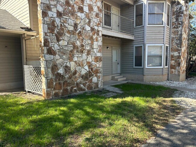 8812 Schick Rd in Austin, TX - Building Photo - Building Photo