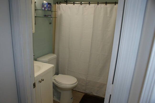 250 Spring Cir, Unit 2 in Winchendon, MA - Foto de edificio - Building Photo
