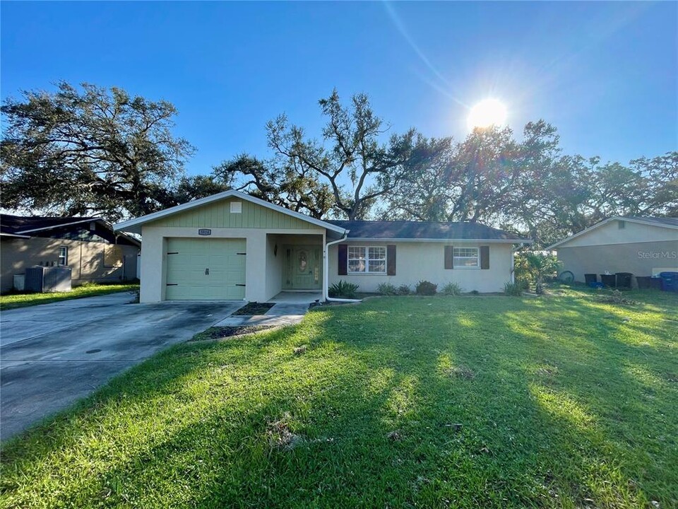 5514 Rollingwood Dr in Sarasota, FL - Building Photo