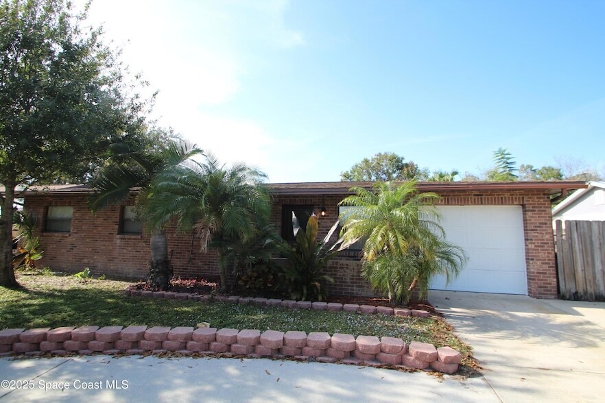 165 Virginia Rd in Melbourne, FL - Building Photo