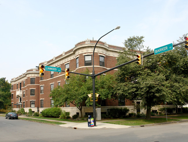 172 Linwood Ave in Buffalo, NY - Foto de edificio - Building Photo