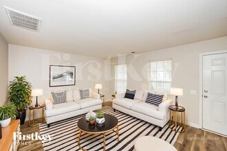 5327 Peachwood Dr in Charlotte, NC - Foto de edificio - Building Photo