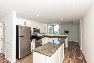 253 10th Ave in San Diego, CA - Building Photo - Building Photo