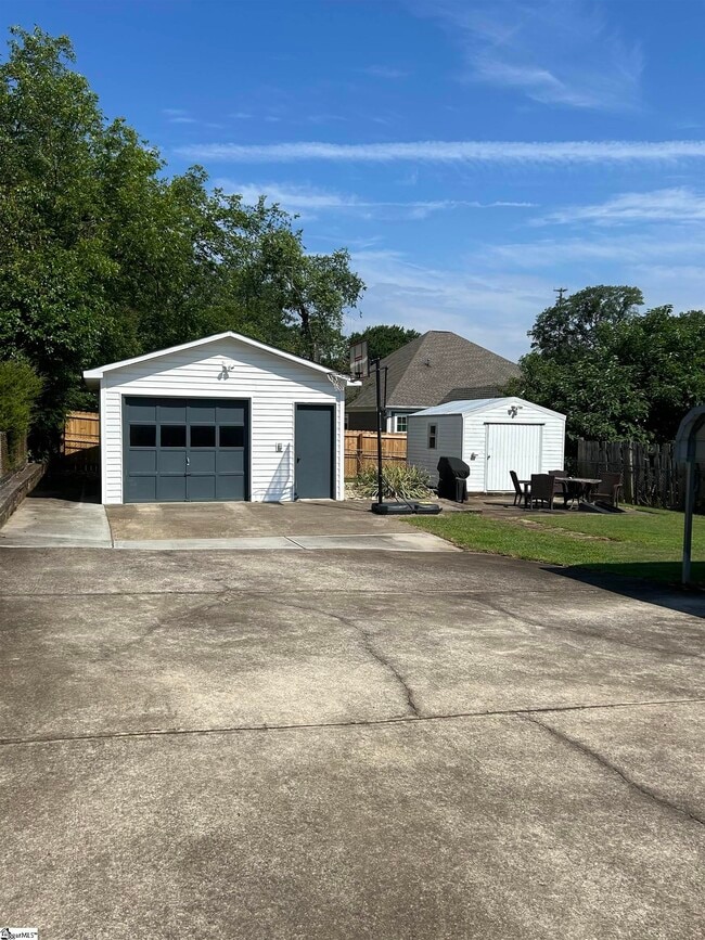 118 Brookdale Ave in Greenville, SC - Building Photo - Building Photo