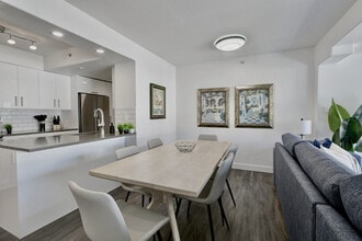 910 Beach Ave, Unit SI ID1473076P in Vancouver, BC - Building Photo - Building Photo