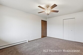 733 Dakota Dr in Rapid City, SD - Building Photo - Building Photo