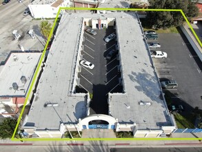 10720 Long Beach Blvd in Lynwood, CA - Building Photo - Building Photo