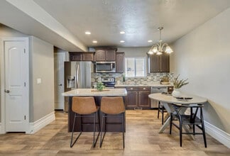 145 E Majestic Elms Pl in South Salt Lake, UT - Building Photo - Building Photo