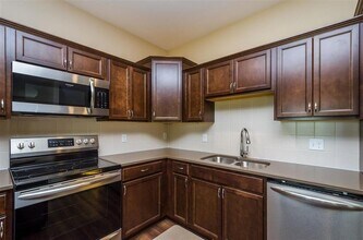 1122 Mary Ln in North Liberty, IA - Building Photo - Building Photo