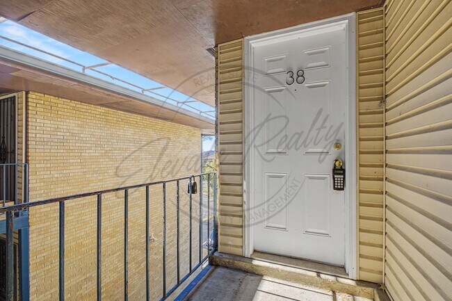 555 N Dupont Ave in Nashville, TN - Building Photo - Building Photo